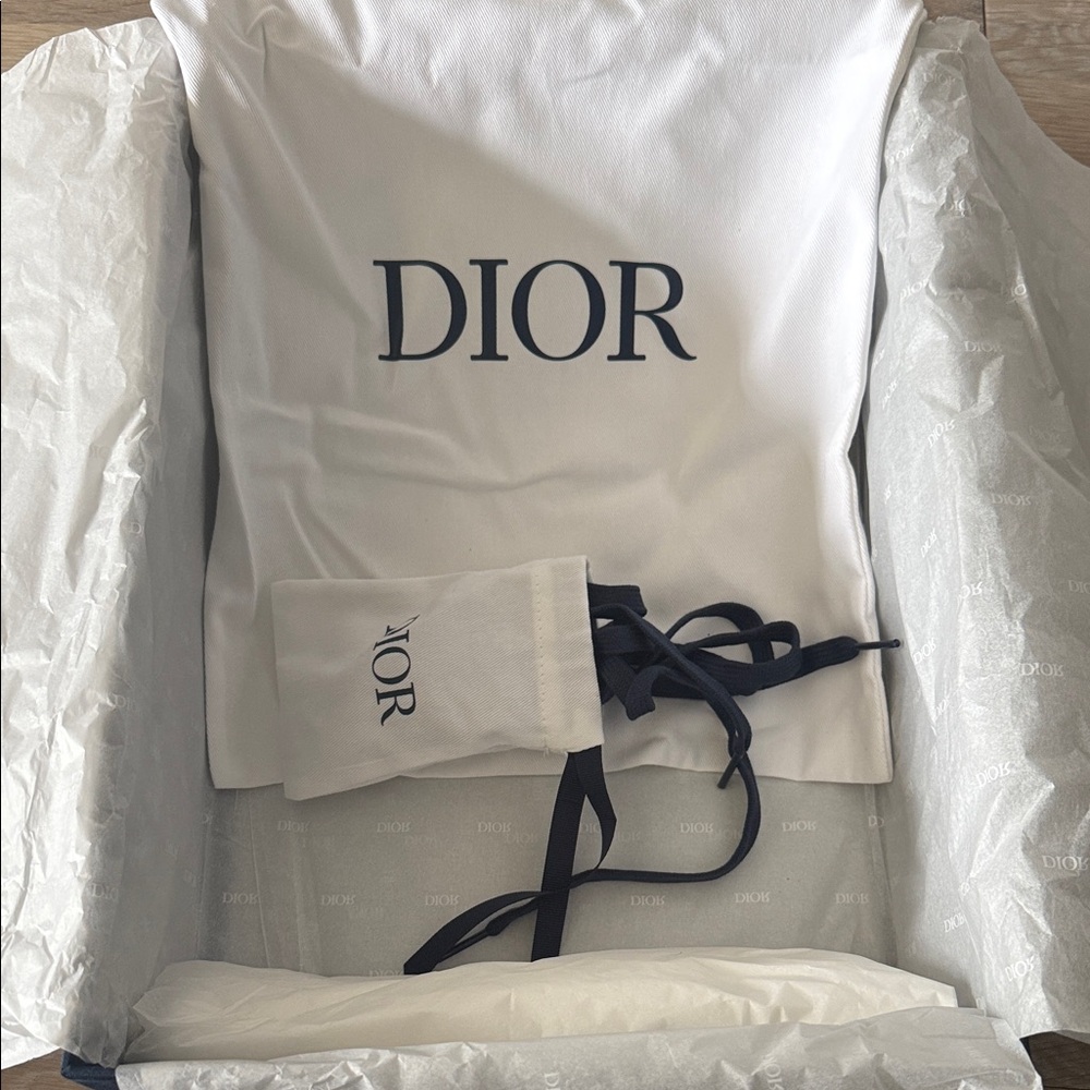 Dior Men's Deep Blue Sneakers - Picture 6 of 7